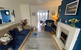 Delightful, Central 3 Bedroom House With Garden.